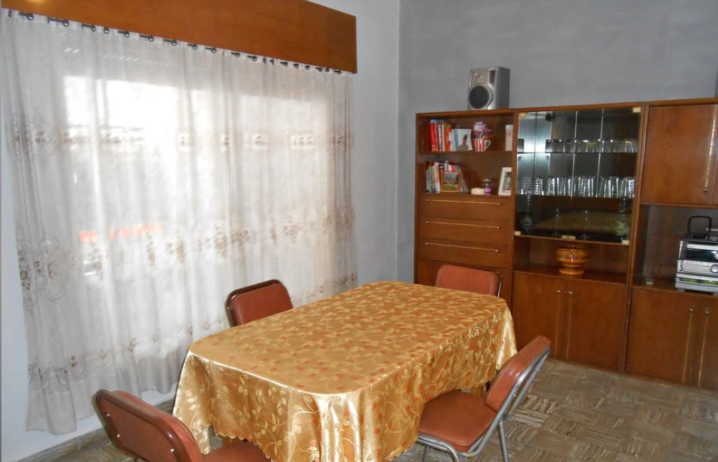 Casa de 4 ambientes + Local + Galpón