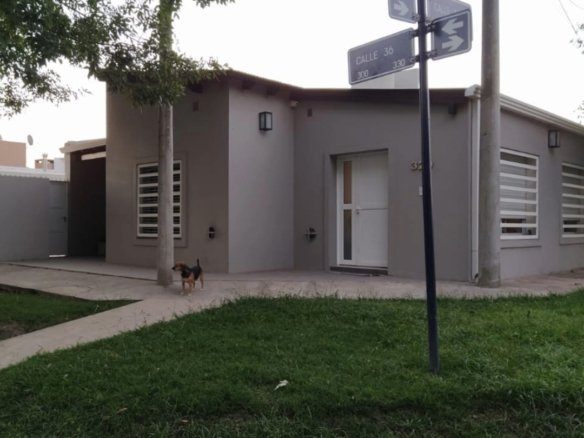 Casa familiar con amplios espacios y excelente distribución