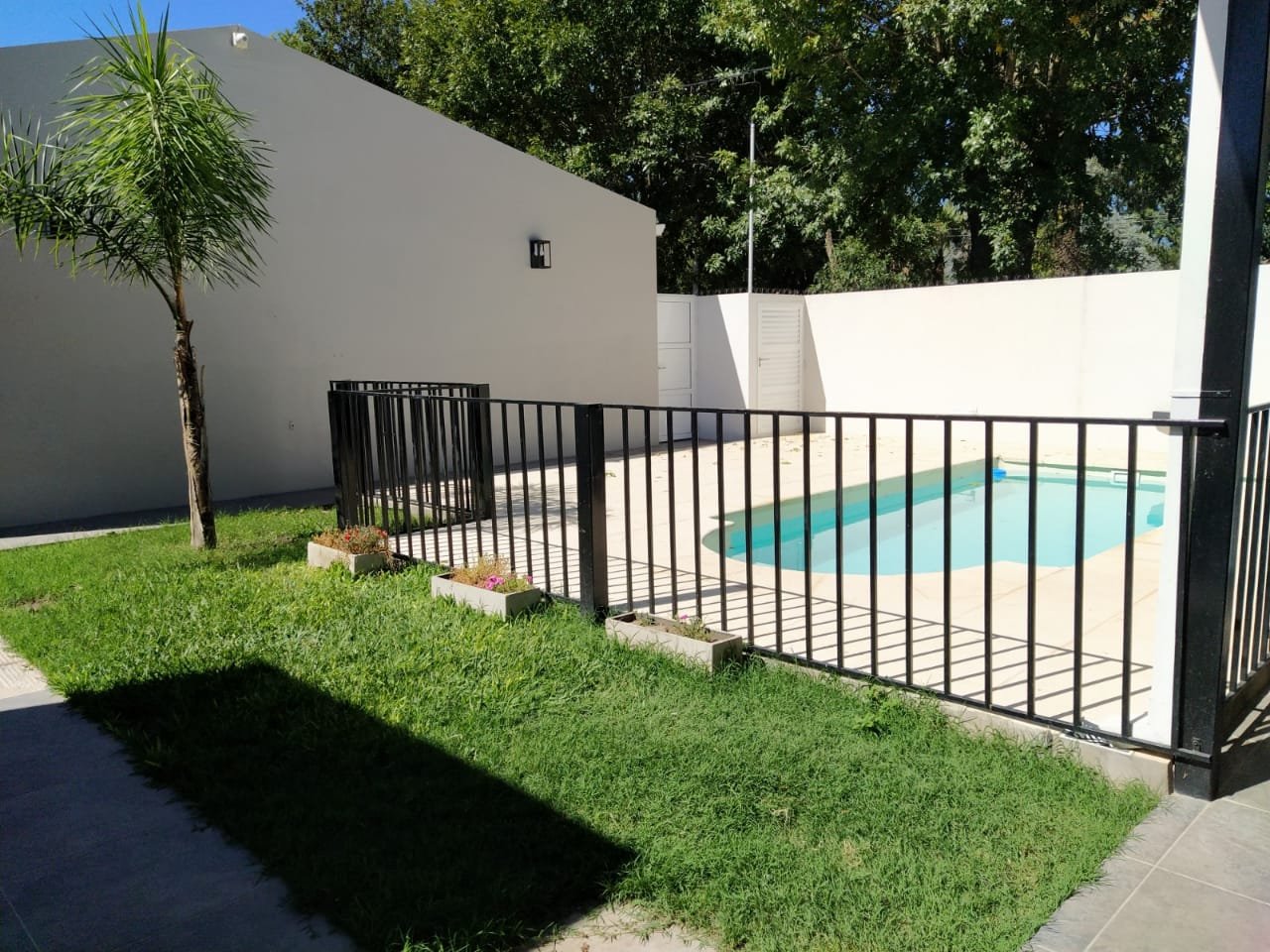 Casa familiar con amplios espacios y excelente distribución