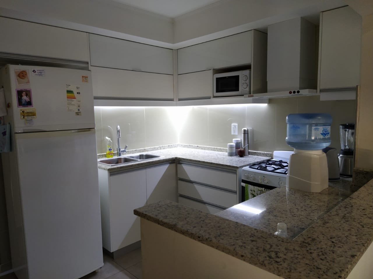 Casa familiar con amplios espacios y excelente distribución