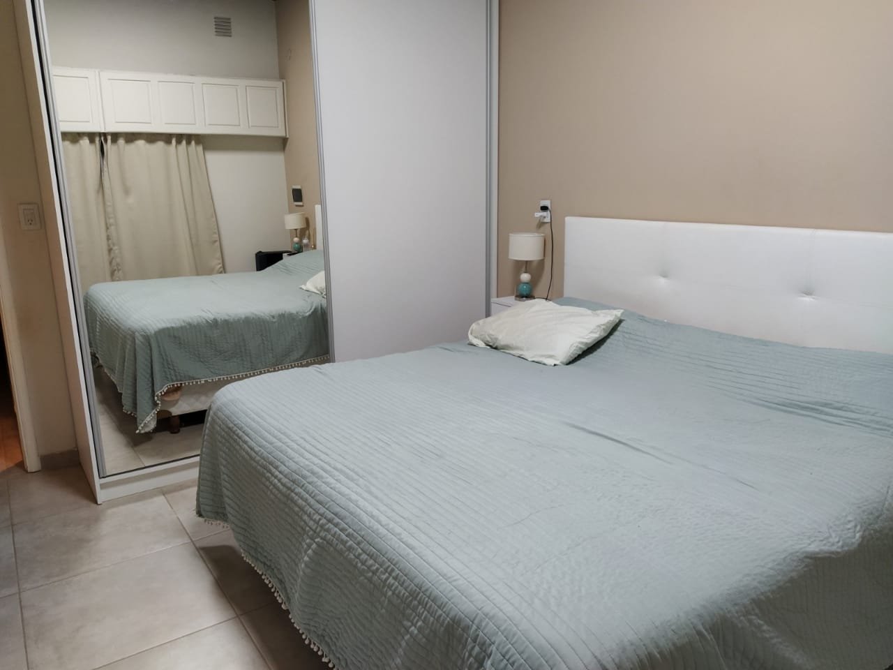 Casa familiar con amplios espacios y excelente distribución