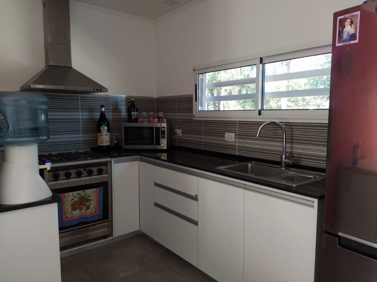 Casa familiar con amplios espacios y excelente distribución