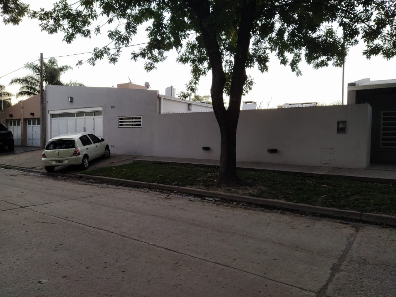 Casa familiar con amplios espacios y excelente distribución